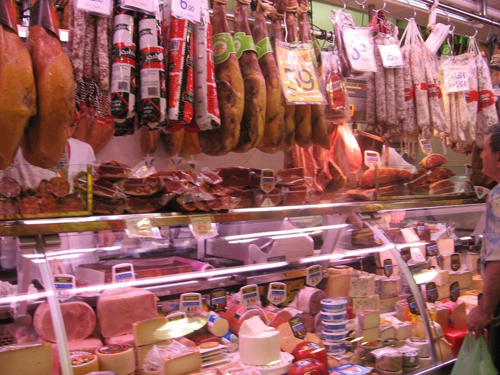 Requisitos del Reglamento (CE) nº 2073/2005, proporcionando herramientas para clasificar productos, determinar los criterios de seguridad alimentaria aplicables y validar que los alimentos sean seguros hasta el final de su vida útil.
